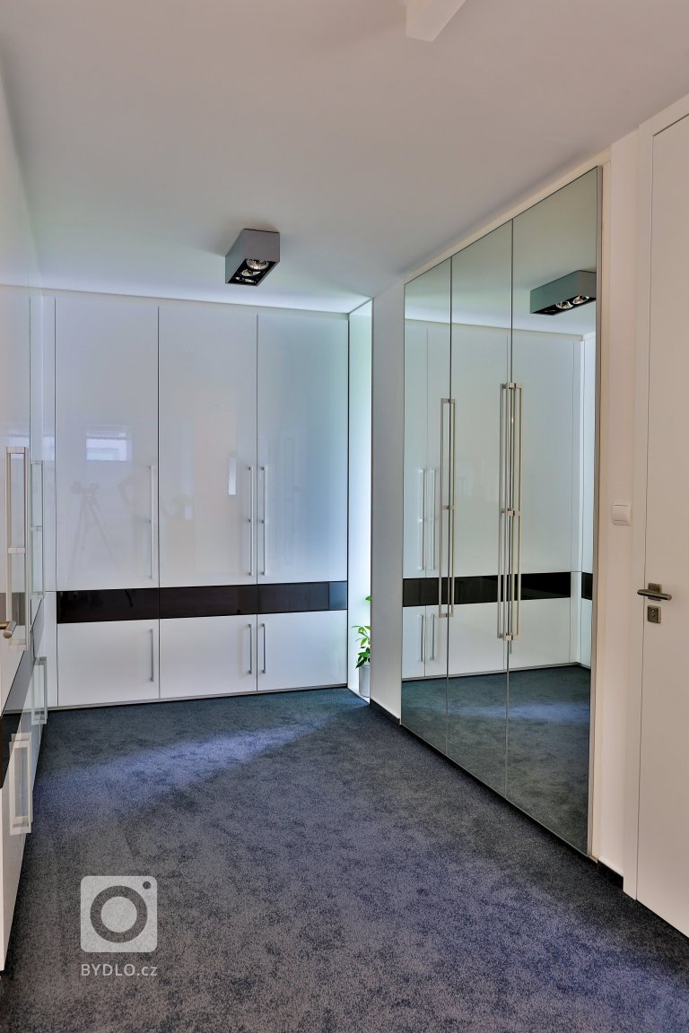 add picture to album