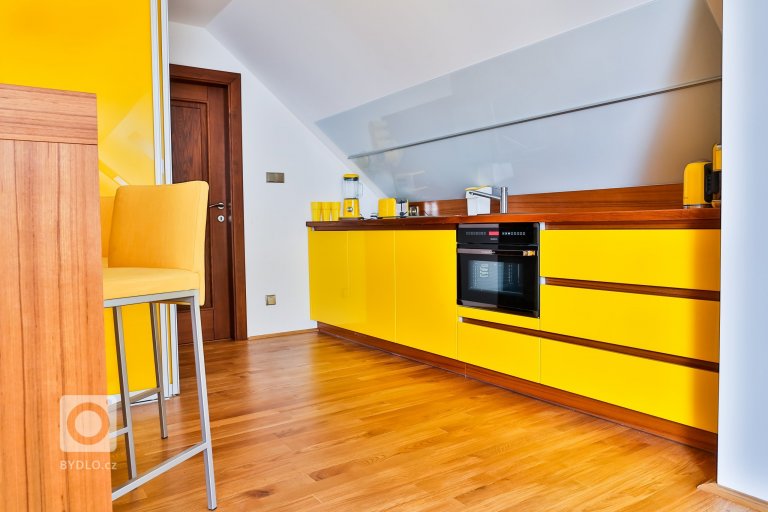 add picture to album