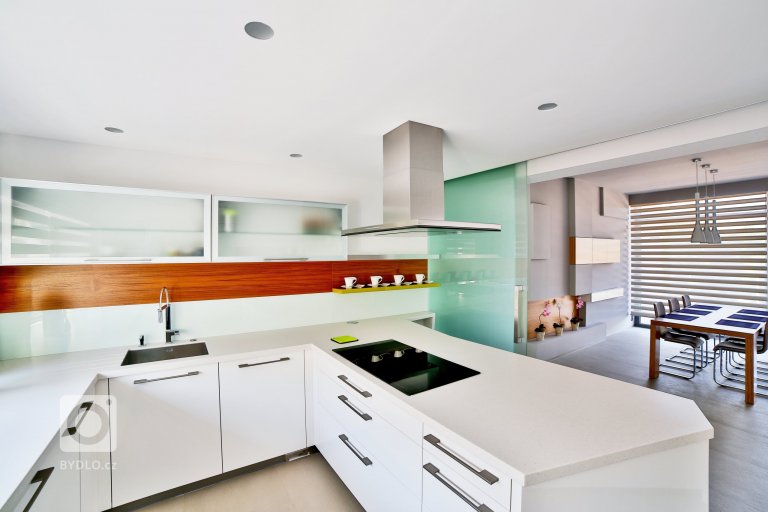 add picture to album