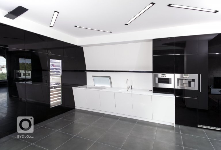 add picture to album