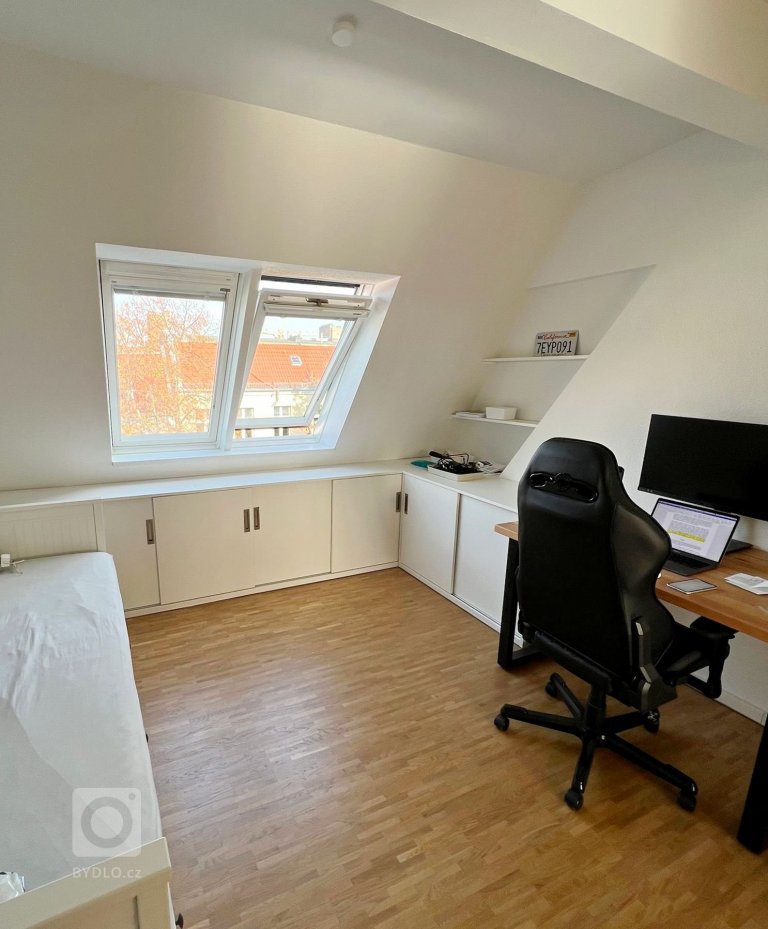 add picture to album