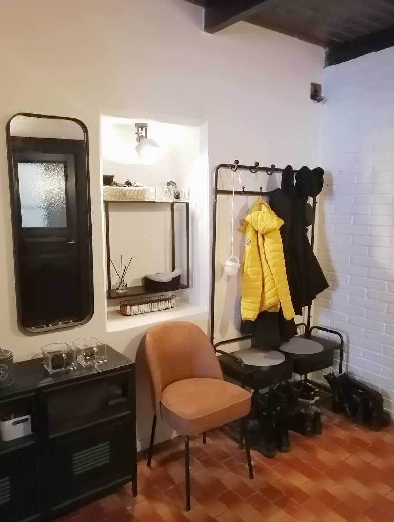 PROSTORNÝ NÁJEMNÍ BYT V CENTRU PRAHY U ul.NÁRODNÍ
Základní úvahou rekonstrukce tohoto bytu bylo dostat byt do původního dispozičního stavu - vrátit zpět…