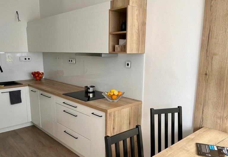 BYT V PANELOVÉM DOMĚ - ZMĚNA DISPOZICE, NÁVRH KUCHYNĚ A OBÝVÁKU
Jednalo se o kompletní rekonstrukci velkého bytu, kde jsme řešili především zásadní změnu…