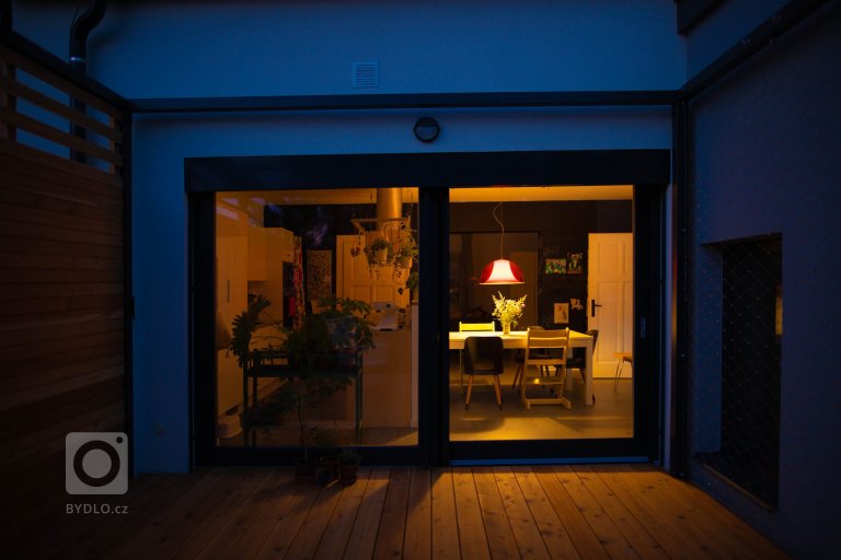 add picture to album