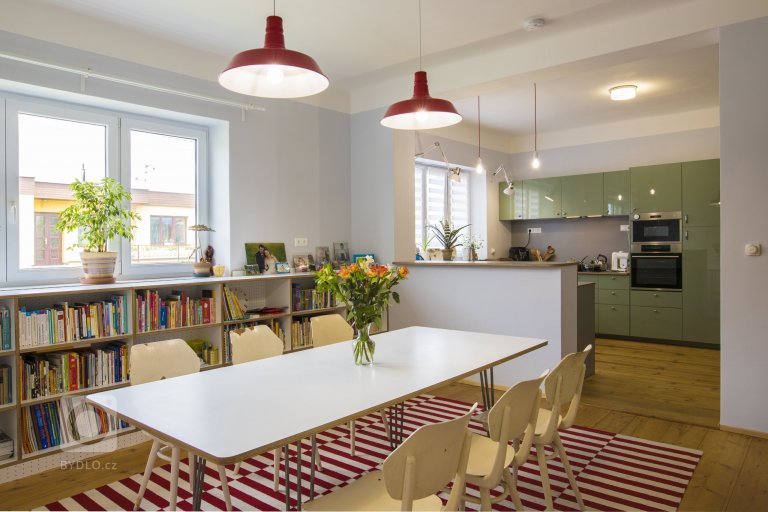 add picture to album