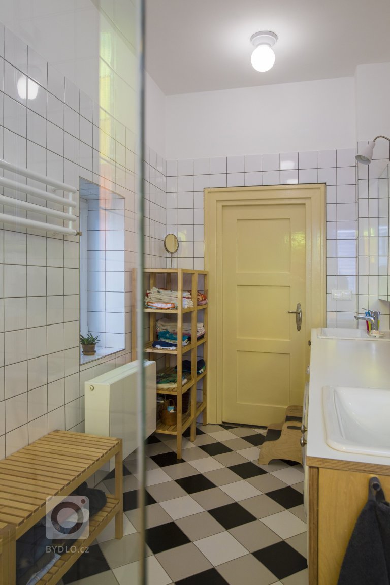 add picture to album