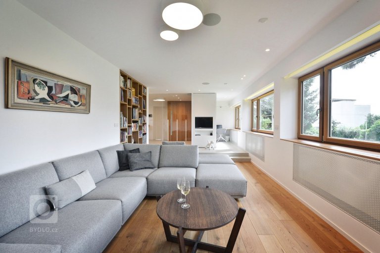 add picture to album