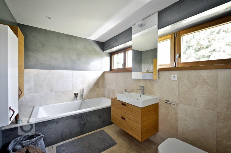 add picture to album