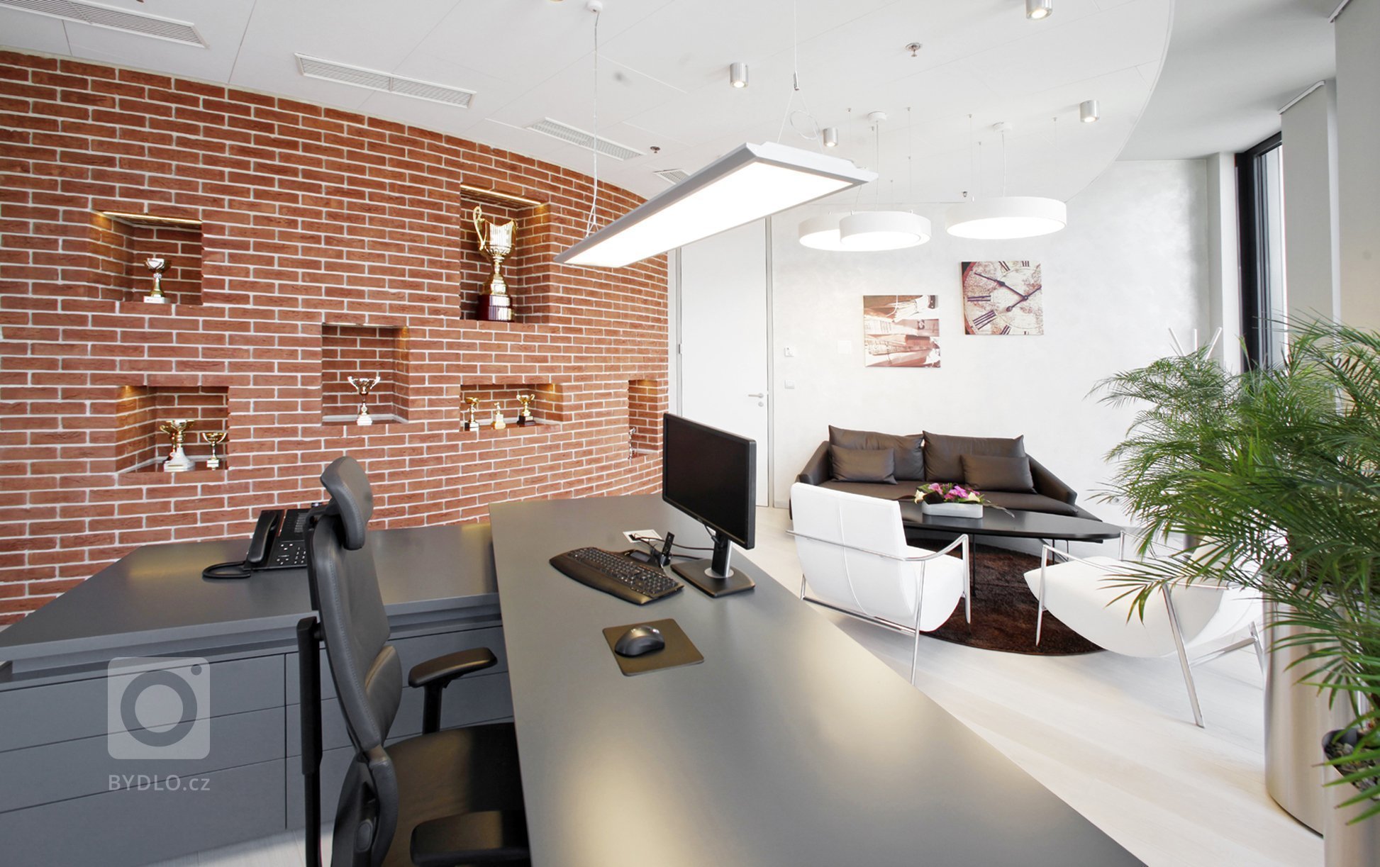 Návrh interiéru kanceláře a zasedací místnosti generálního ředitele ČPP v Karlíně.&nbsp;
