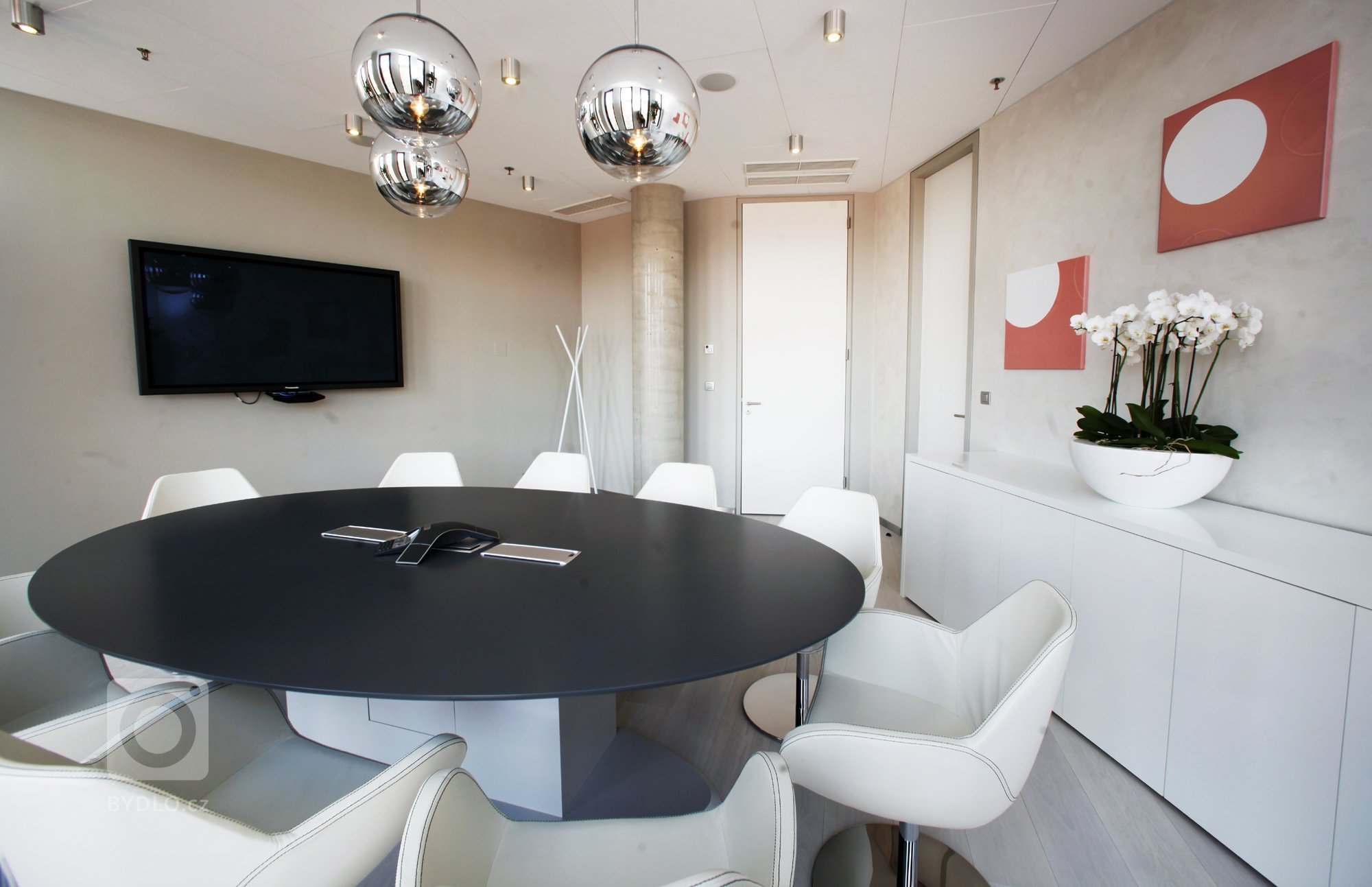 Návrh interiéru kanceláře a zasedací místnosti generálního ředitele ČPP v Karlíně.&nbsp;
