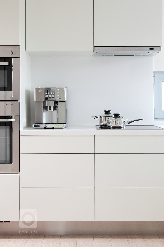 add picture to album