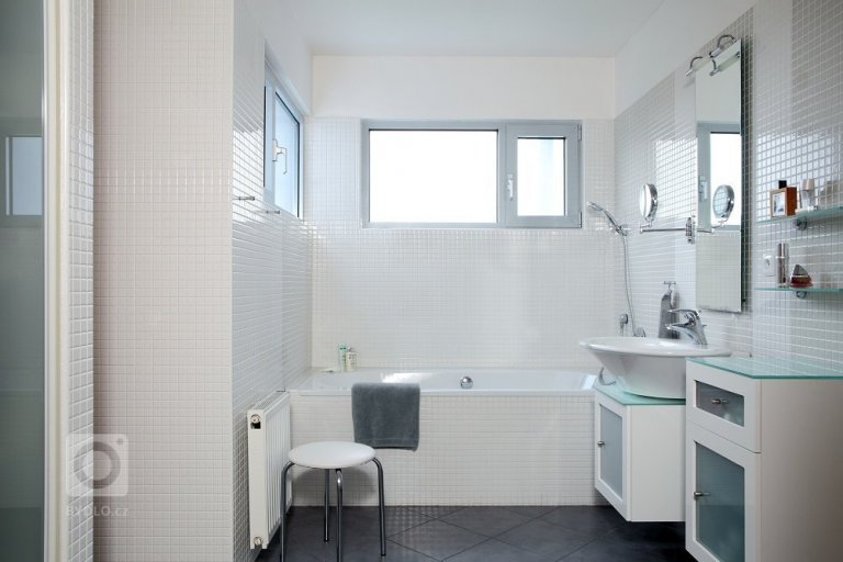 add picture to album