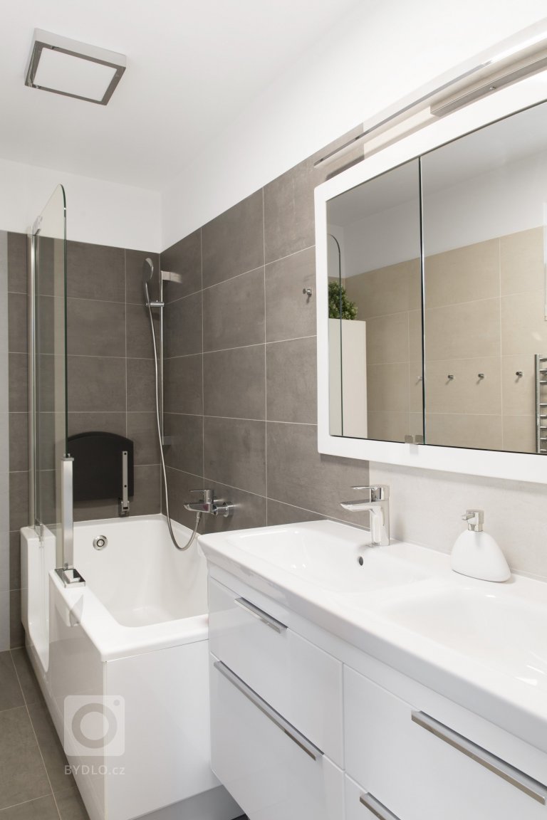 add picture to album