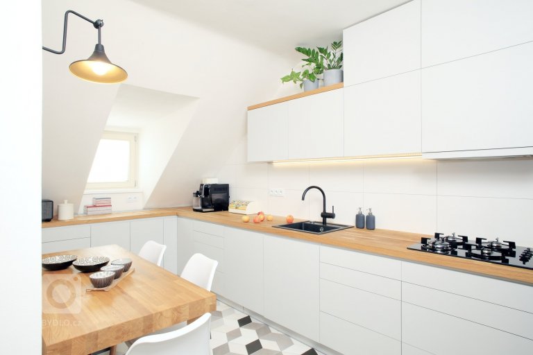 add picture to album