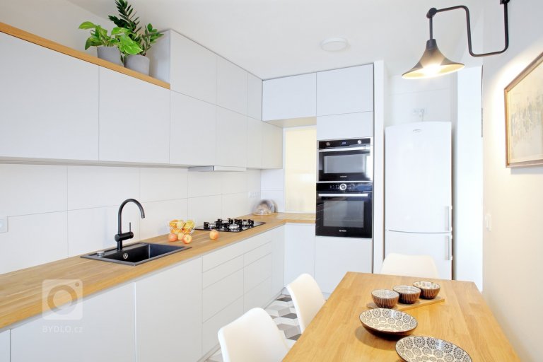 add picture to album