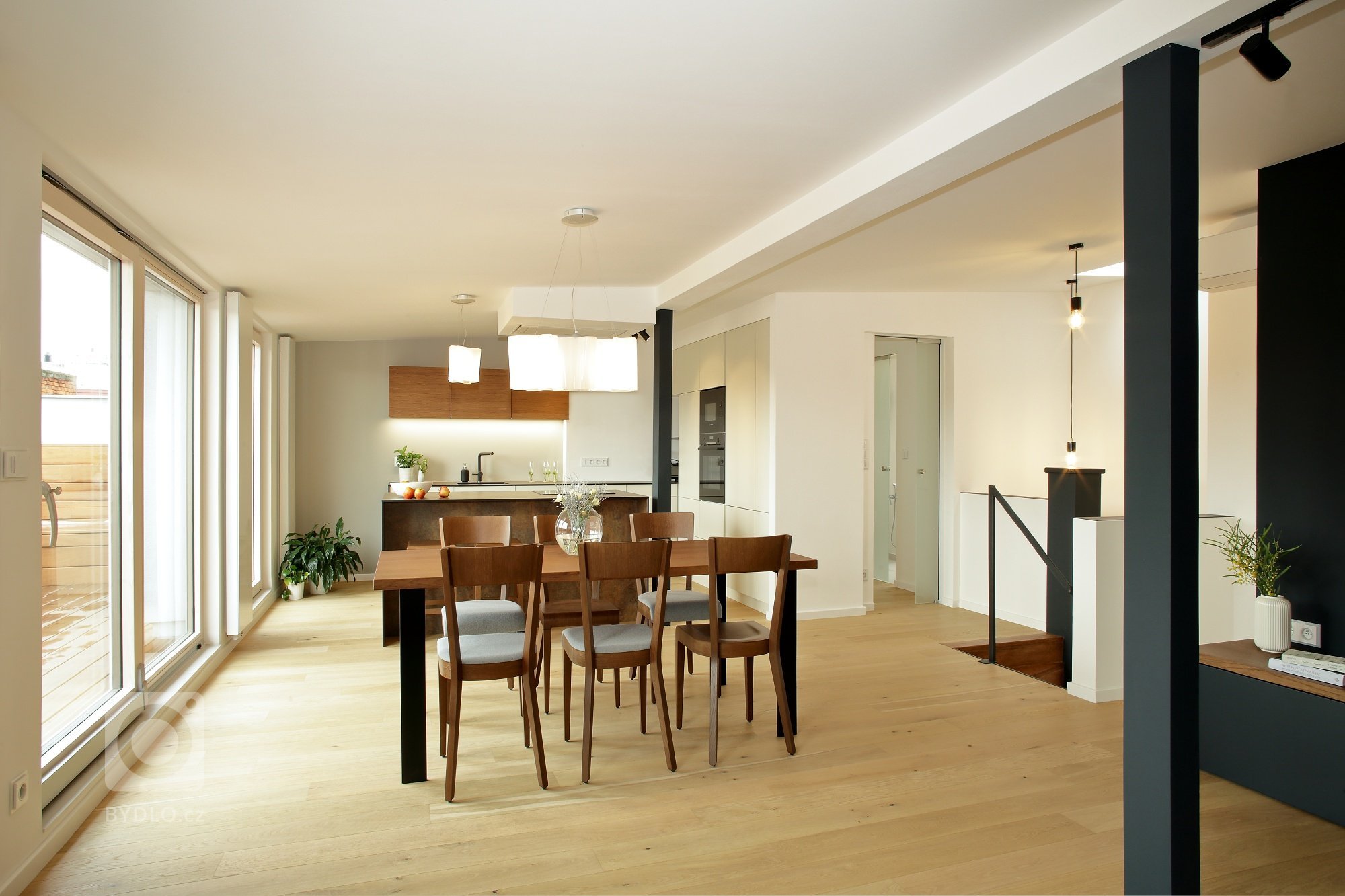 rekonstrukce a interiér bytu

mezonetový byt

změna dispozice

nové odlahy, povrchy, koupelny, dveře, okna, terasa, nábytek, svítidla
