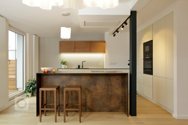 add picture to album