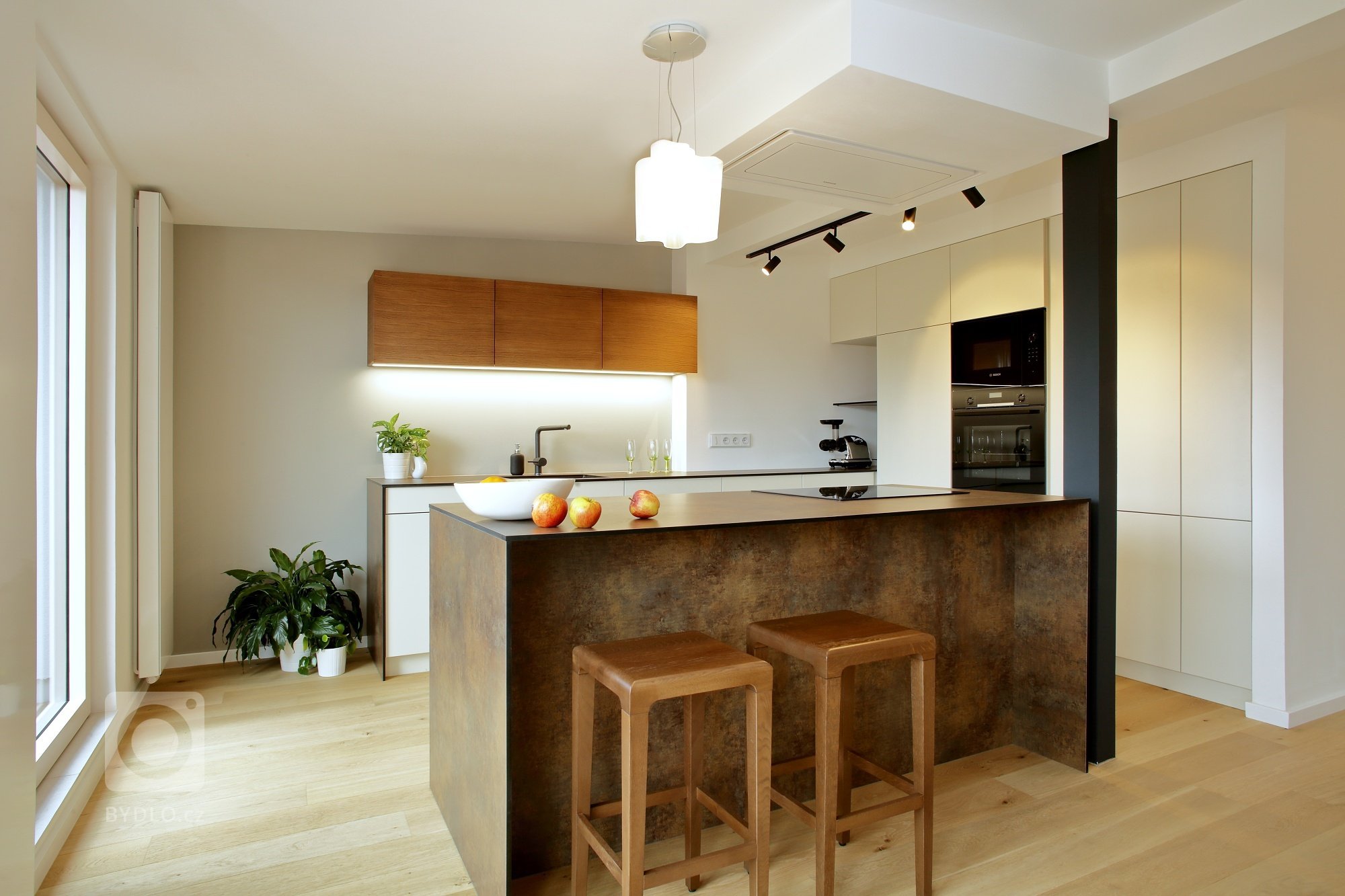 rekonstrukce a interiér bytu

mezonetový byt

změna dispozice

nové odlahy, povrchy, koupelny, dveře, okna, terasa, nábytek, svítidla
