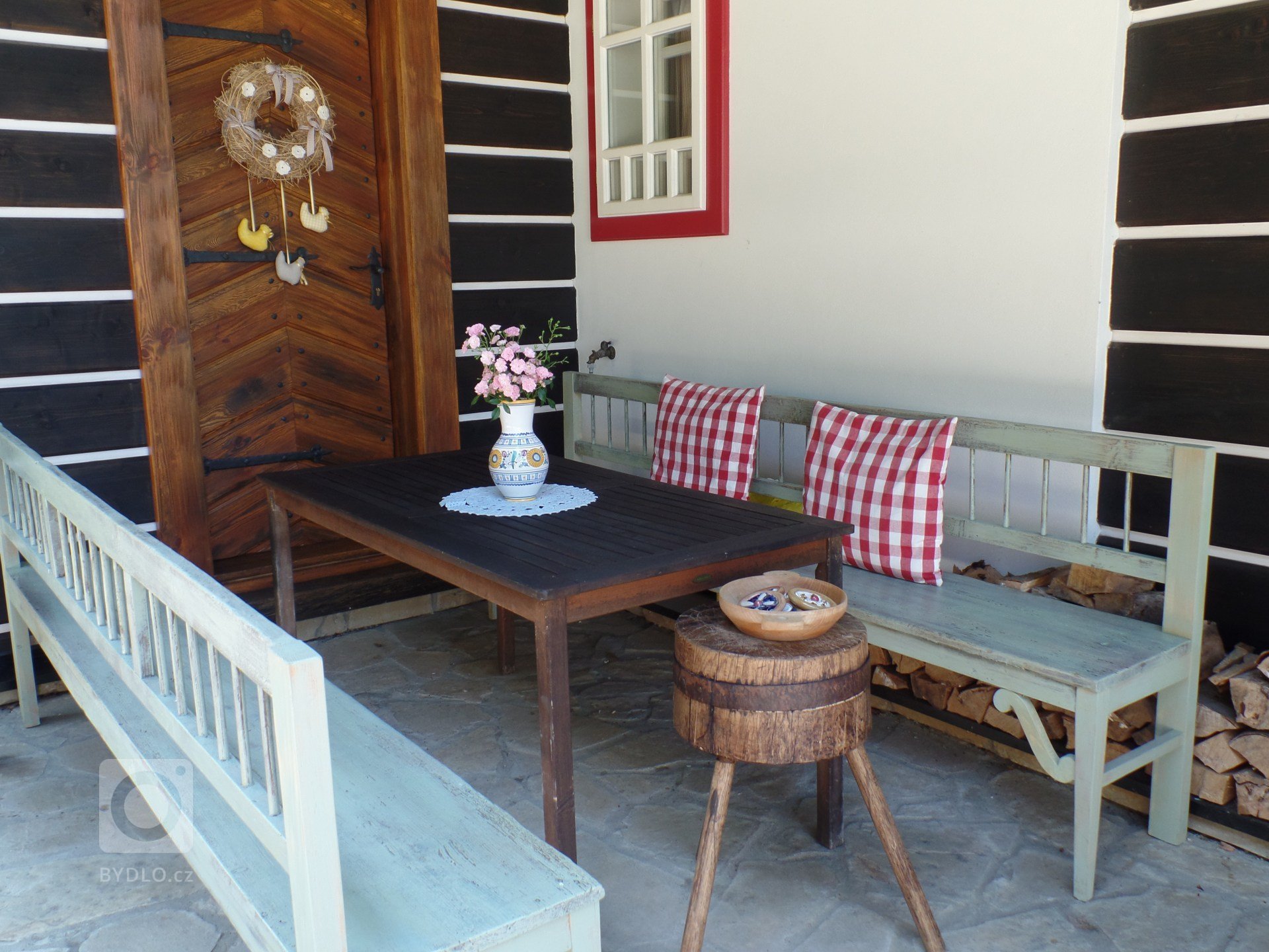 Chaloupka kde se zastavil čas, vrátí Vás o několik desetiletí zpět.
