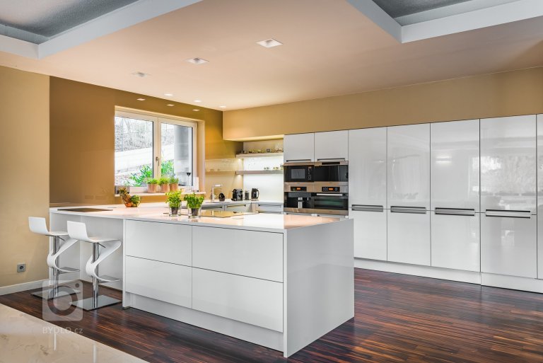 add picture to album