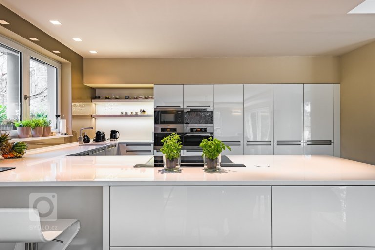 add picture to album