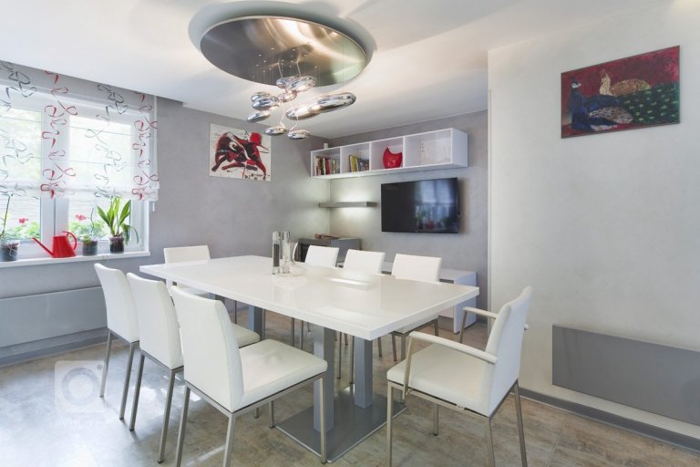 add picture to album