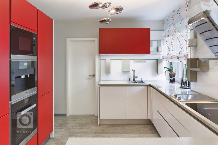 add picture to album