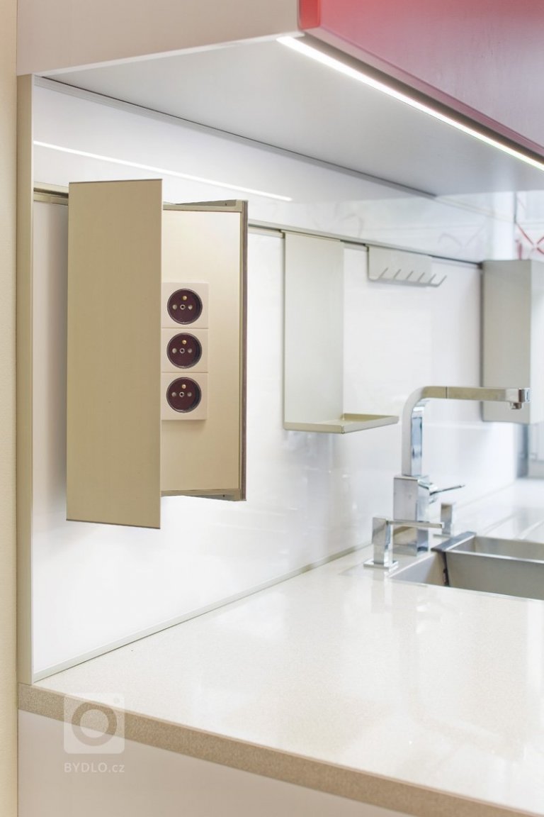 add picture to album