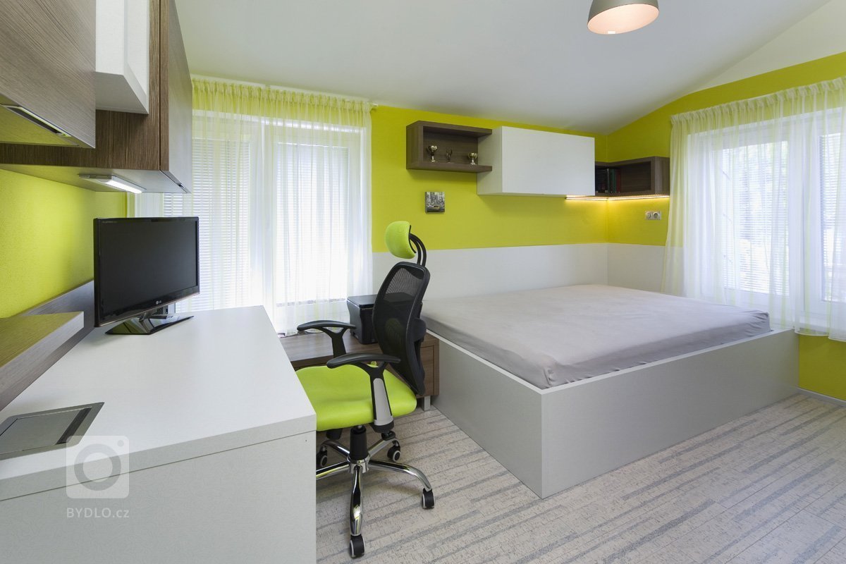 Realizace kompletního interiéru dle návrhu našeho studia. Dodávka kuchyně značky next125 s deskou z umělého kamene a se spotřebiči Miele. Návrh a dodávka…