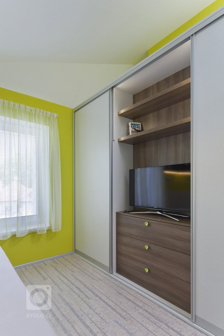 add picture to album