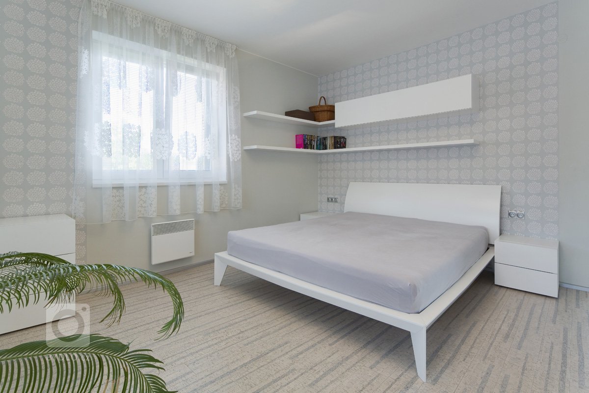 Realizace kompletního interiéru dle návrhu našeho studia. Dodávka kuchyně značky next125 s deskou z umělého kamene a se spotřebiči Miele. Návrh a dodávka…