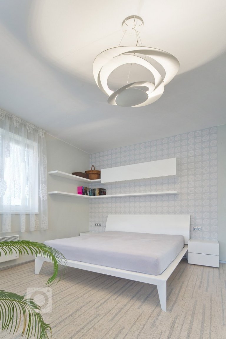 add picture to album