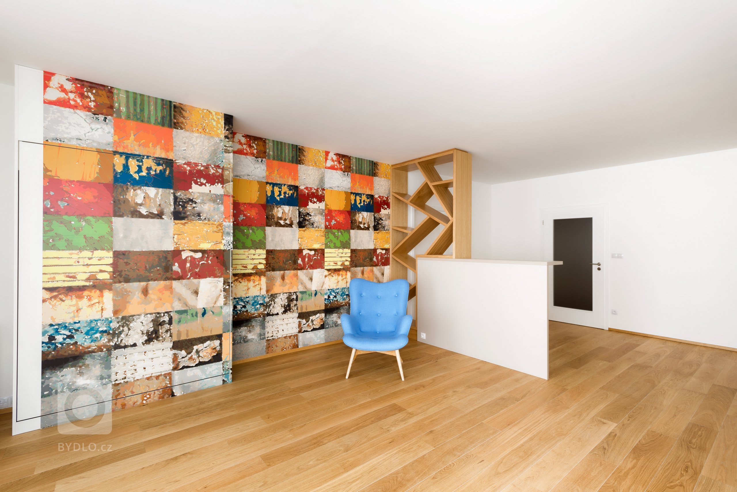 Realizace interiéru dle požadavku interiérového designera. Dodávka kuchyně značka schüller se spotřebiči BOSCH a SMEG. Realizace atypického lakovaného…