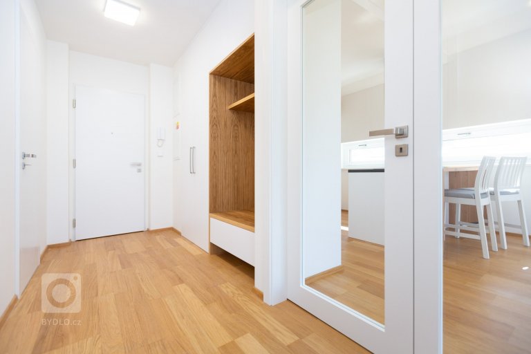 add picture to album