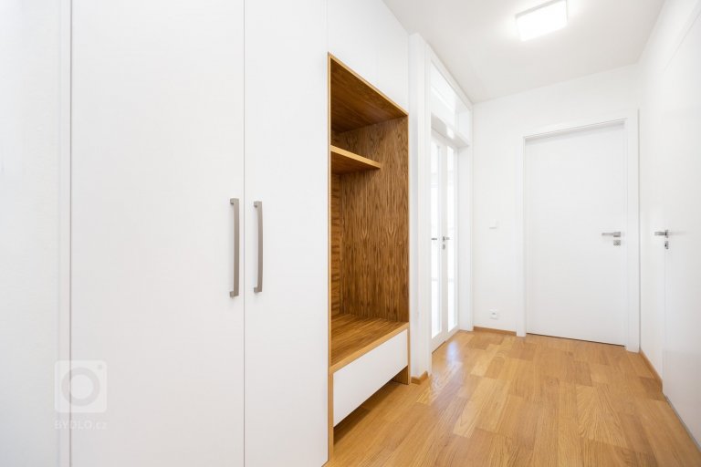 add picture to album