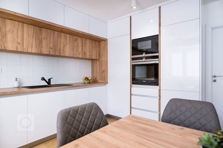 add picture to album