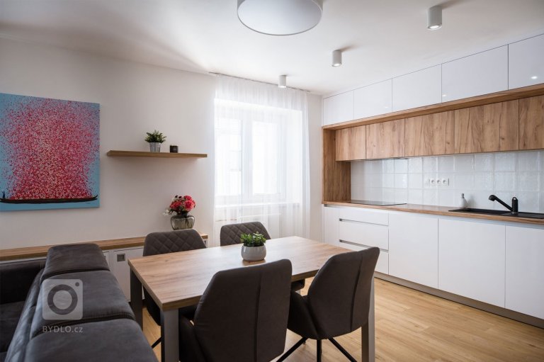 add picture to album