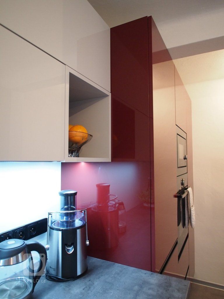 add picture to album