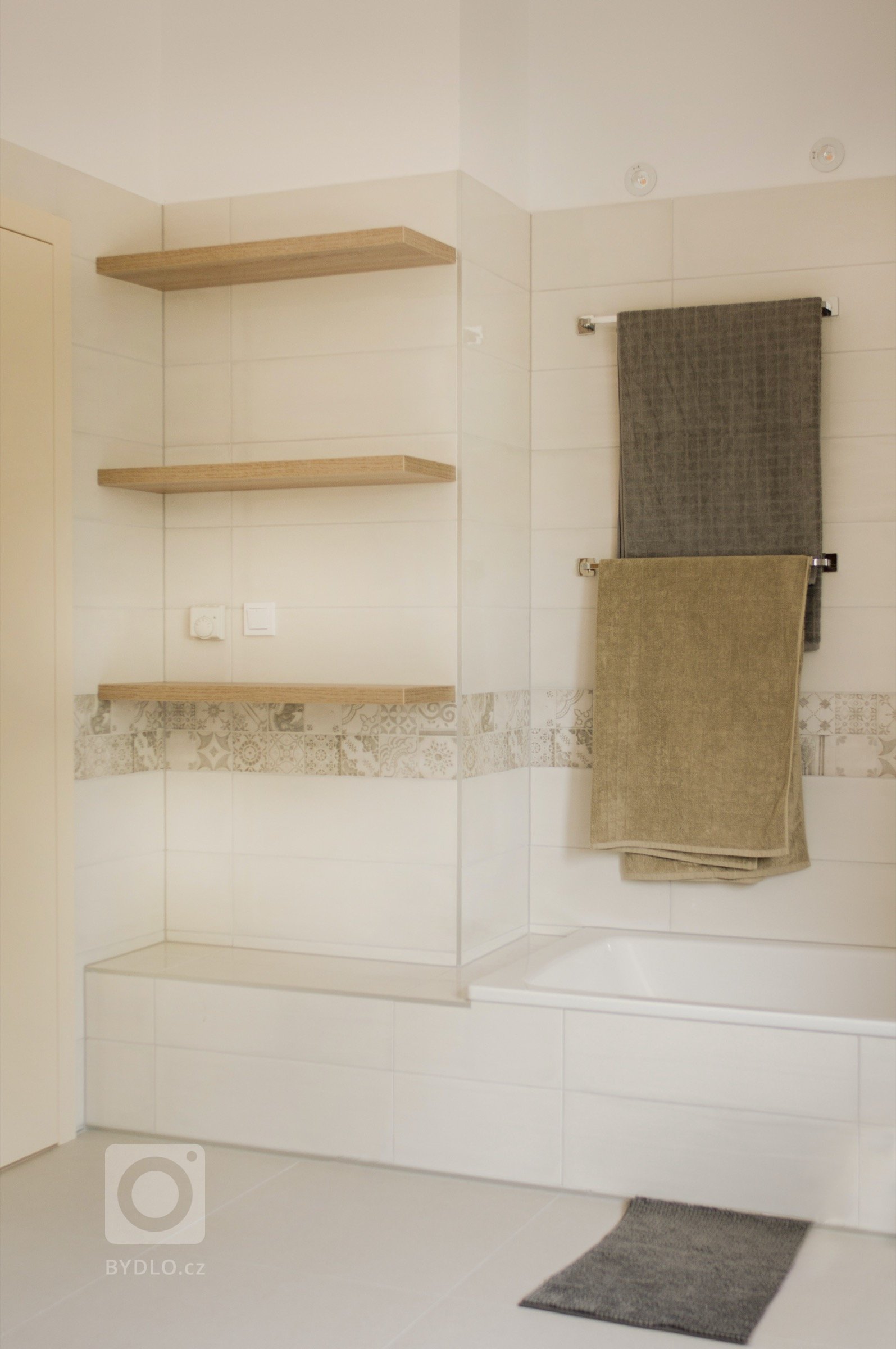 Hlavním požadavkem byl moderní dům, který reaguje na venkovský způsob života. Klíčovou roli sehrál požadavek, aby co nejvíce využil svažitosti terénu a…