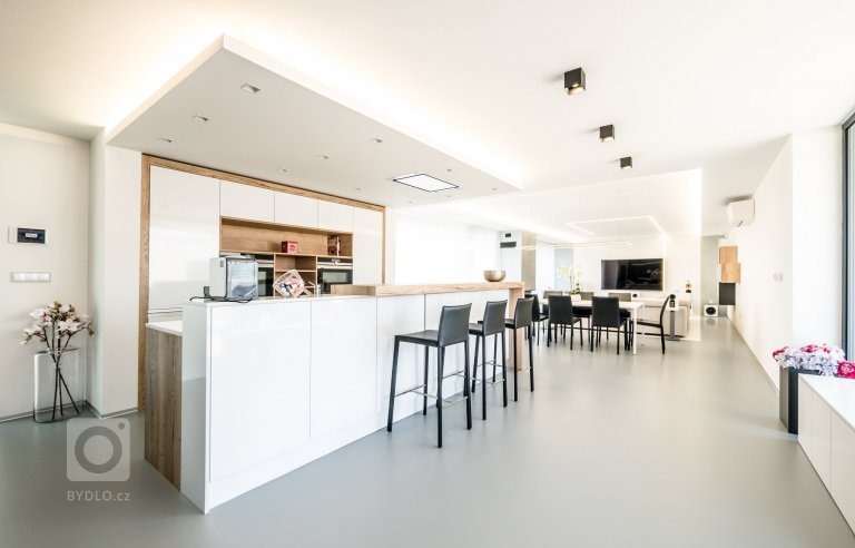 add picture to album