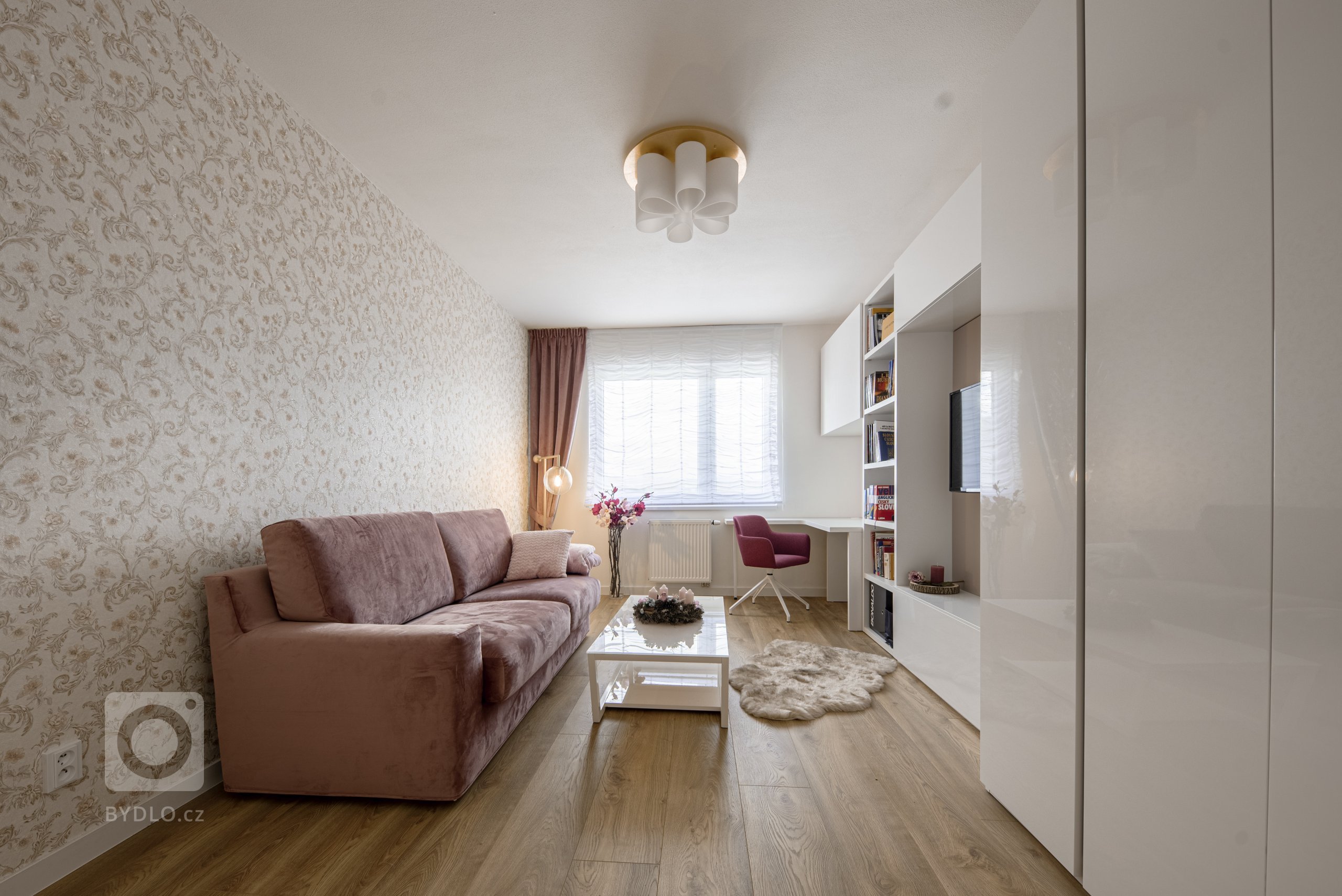 Kompletní návrh vybavení vzorového bytu v Českých Budějovicích.

Veškerý nabýtek z rukou tradiční výroby italských mistrů.

Vystavené značky: Samoa, Bonaldo,…