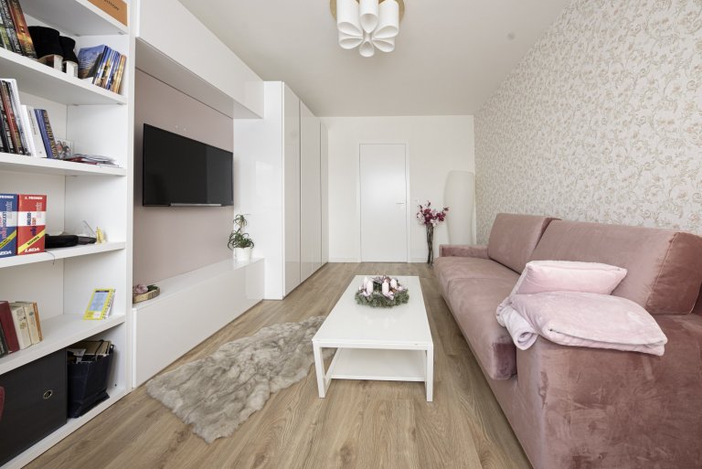 Kompletní návrh vybavení vzorového bytu v Českých Budějovicích.

Veškerý nabýtek z rukou tradiční výroby italských mistrů.

Vystavené značky: Samoa, Bonaldo,…