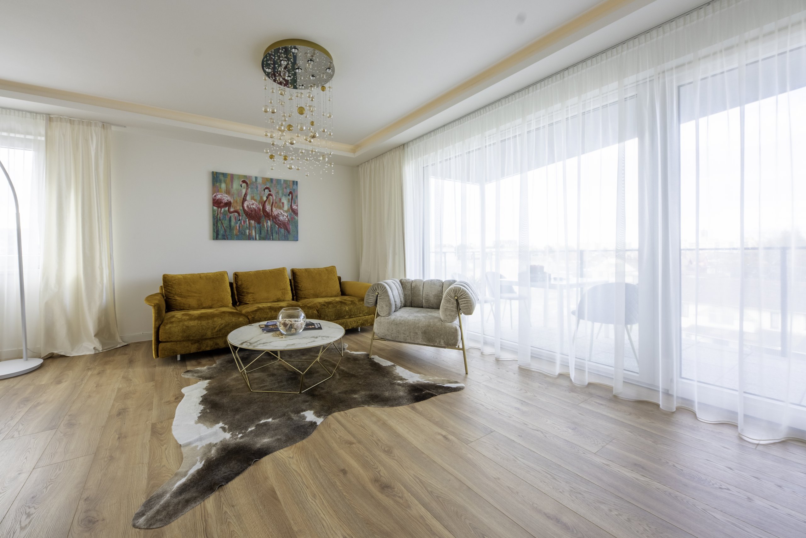 Kompletní návrh vybavení vzorového bytu v Českých Budějovicích.

Veškerý nabýtek z rukou tradiční výroby italských mistrů.

Vystavené značky: Samoa, Bonaldo,…