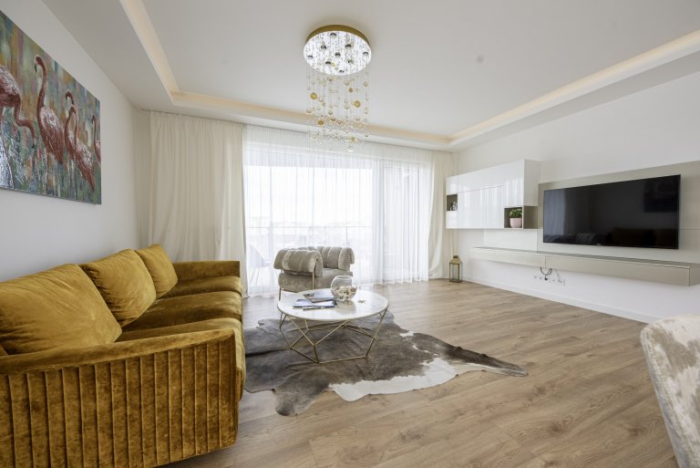 Kompletní návrh vybavení vzorového bytu v Českých Budějovicích.

Veškerý nabýtek z rukou tradiční výroby italských mistrů.

Vystavené značky: Samoa, Bonaldo,…