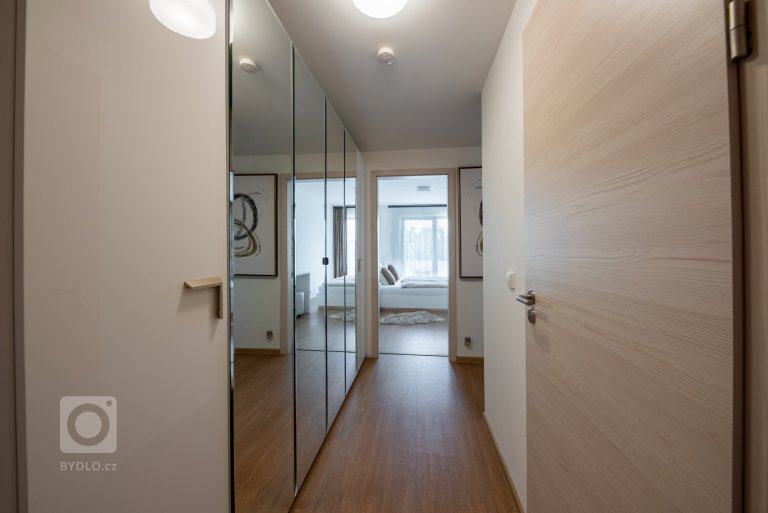 add picture to album