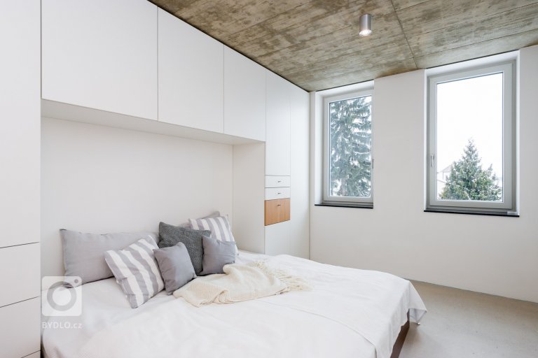 add picture to album