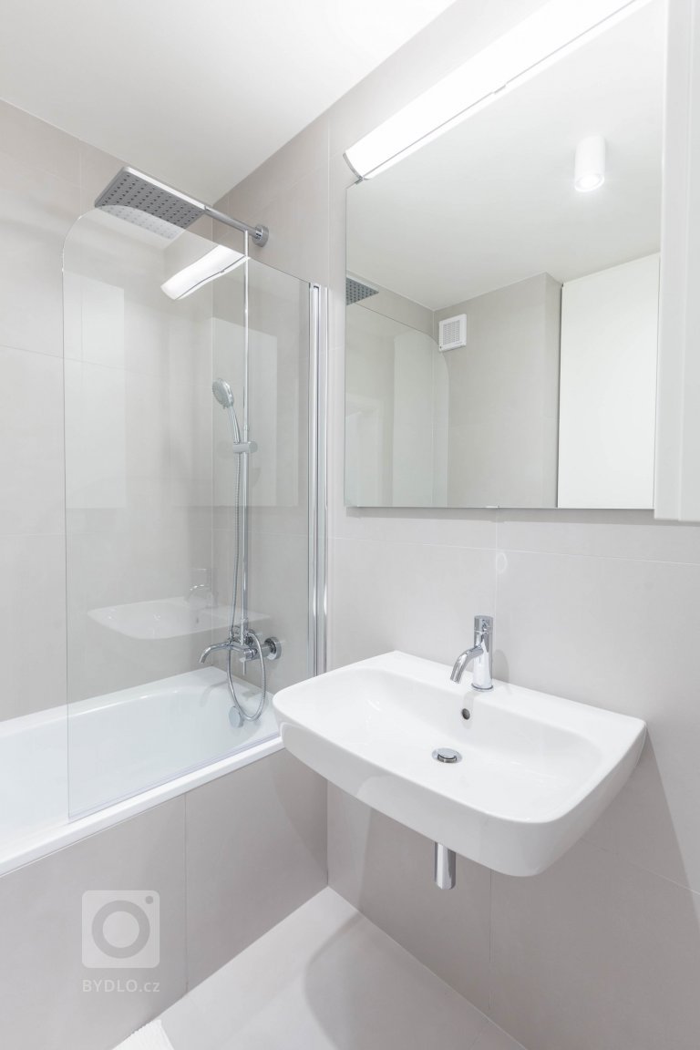 add picture to album