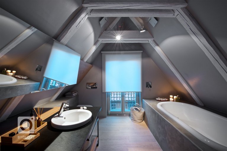 add picture to album