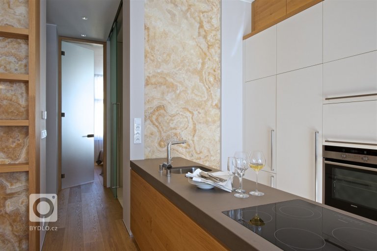 add picture to album