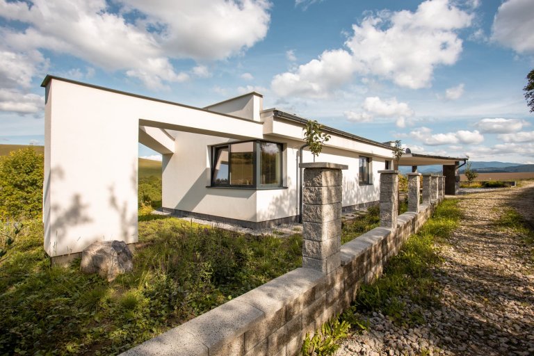 Atypický dům v objetí přírody